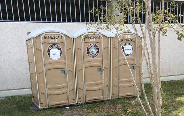 porty potties