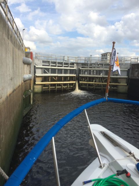2.26 pm water pouring into lock