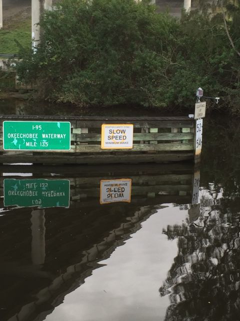 9.34am sign under I-95 sign