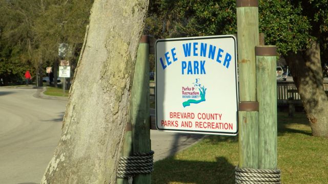 lee wenner park sign