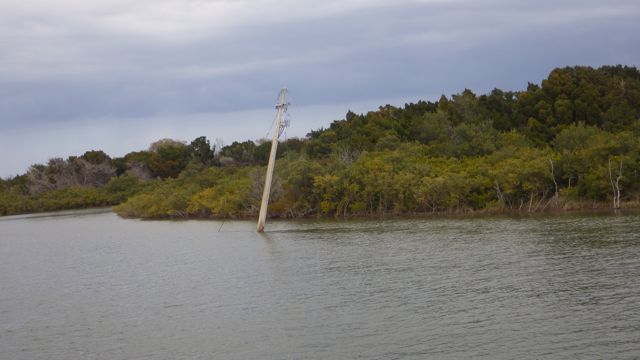 ! Tb power line in the water - feb 21 2015 - 12.20pm