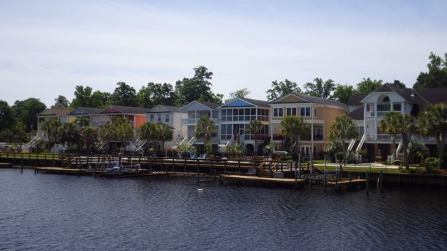 11.23am - houses in a row - 5-5-15