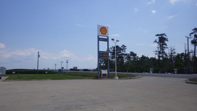 13.33pm - 1.33pm - shell station - alligator river marina 5-18-15