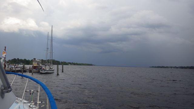 15.43 - 3.43pm - wave kicking up with storm 5-19-15