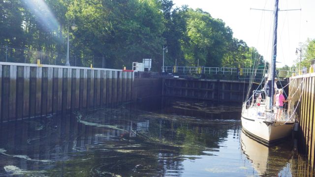 8.42am - door closes behind 5-20-15