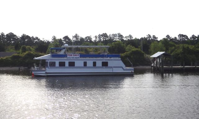 8.45am House boat for sale 5-15-15