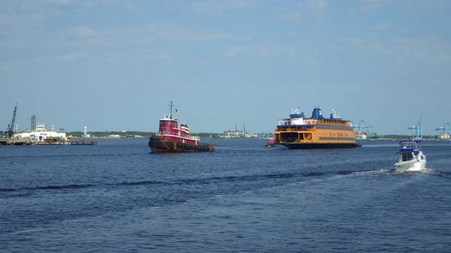 8.54am - NY Staten Island Ferry - 5-24-15