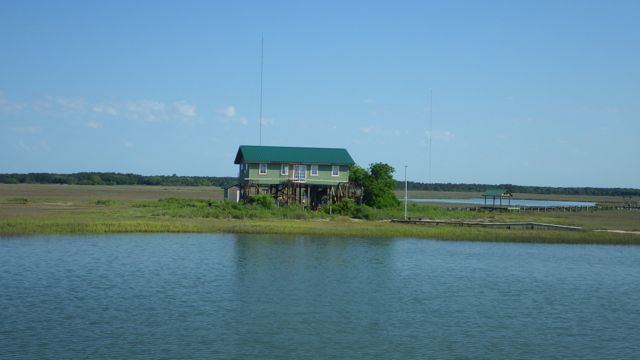 9.23am 2nd house with no road - 5-4-15