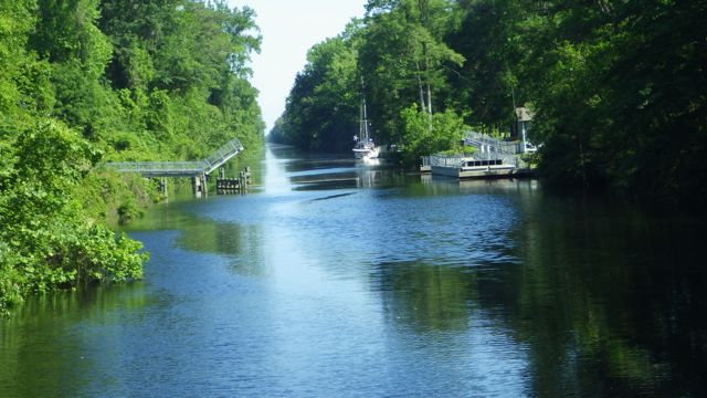 9.43am - vistor center bridge pantoon opens 5-20-15