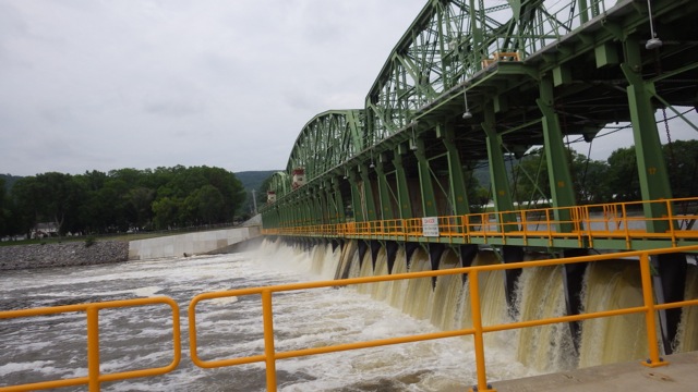 10.39am - waterfall - lock 9 - 6-18-15