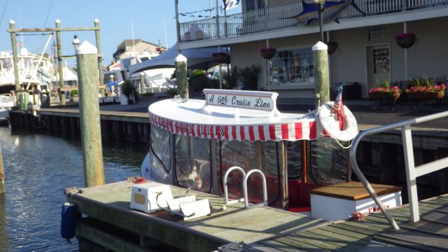 17.598 - 5.59pm - tiny cruise line  5-31-15