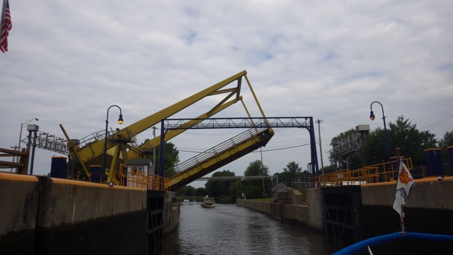 10.09am - lift bridge out of Lock 1 - 7-7-15