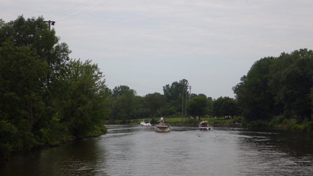 10.10am - sail boat + 2 small boats from lock 7-7-15