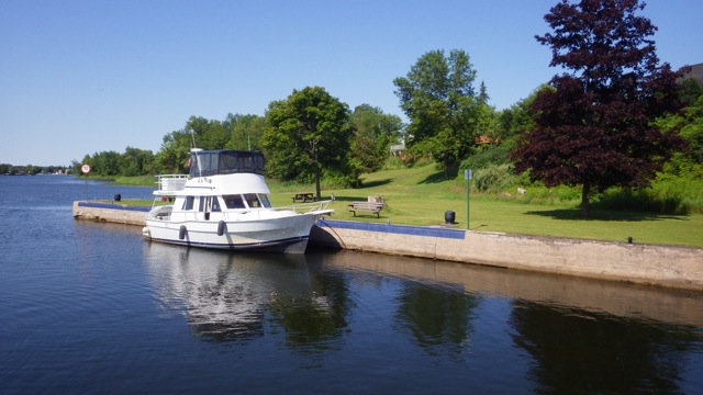 10.25am - lock 13 we are NOT on the blue line? UP 23 ft 7-15-15