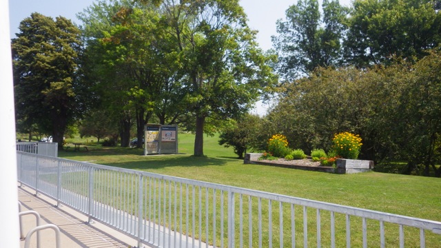 11.44am - CROP  - sign -top of lock 2 --  7-13-15