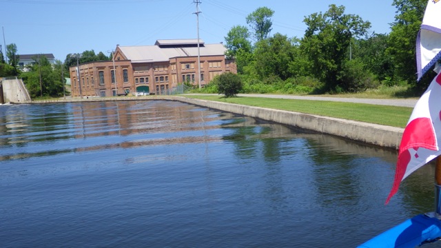 12.43pm - ripples from lock   7-15-15