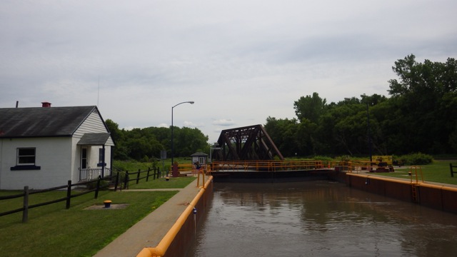 13.37 - 1.37pm - going up 21 ft - lock 19 6-25-15