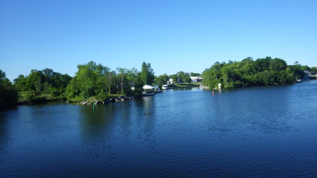 8.29am - blue line at the bottom of lock at Bobcaygeon  7-22-15