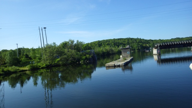8.33am - abandoned swing bridge  7-16-15
