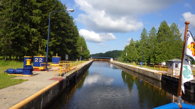9.04am - entering lock 22  - going down 25 ft  6-26-15