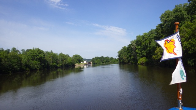 9.07am - approaching Lock 16 - 6-25-15