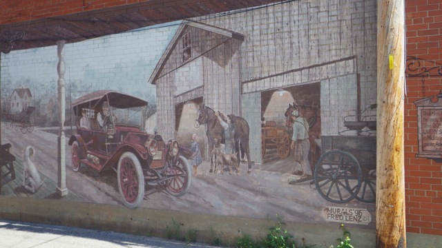12.12pm - stable   Midland Murals   7-31-15