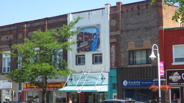 12.14pm - seamstress   Midland Murals   7-31-15