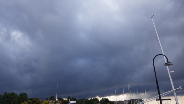 17.30 - 5.30pm - clouds are back 8-23-15