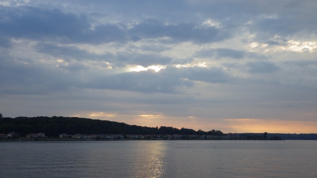 19.36 - 7.36pm - B    sunset view   Wye Heritage  7-29-15