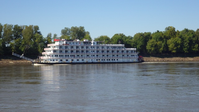 10.06am - Queen of Miss going north 9-23-15