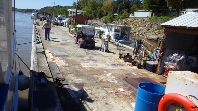 12.07pm - barge at Hoppies 9-21-15