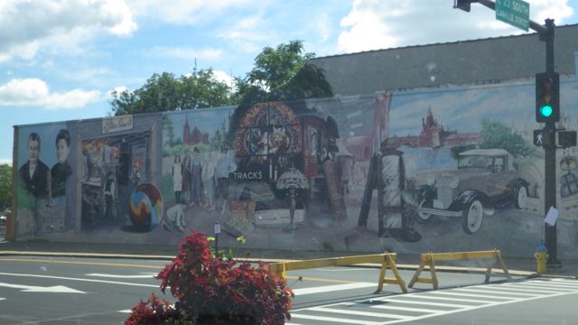 12.29pm - mural in Ottawa, IL