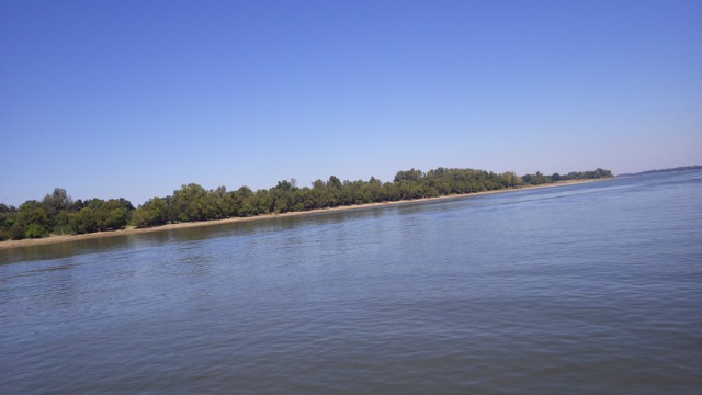 12.50pm - scenery - Kentucky side 9-23-15