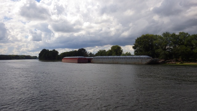 14.11 - 2.11pm random barges in the middle of nowhere 9-11-15