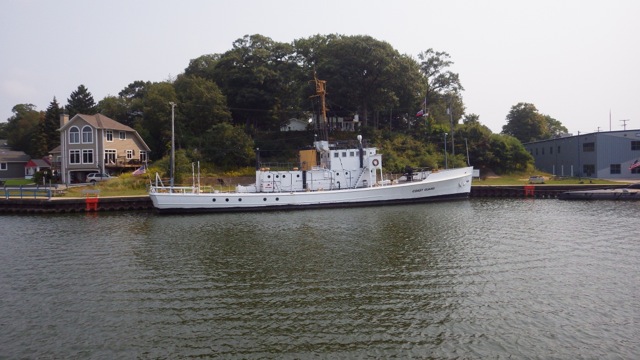 14.27 - 2.27pm - other boat near submarine 8-31-15