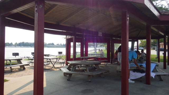 16.33 - 4.33pm - windowed wind screen at picnic tables 8-30-15