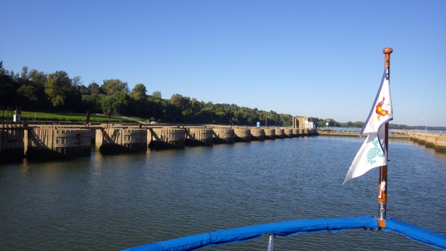 16.43 - 4.43pm - lock 53 -port side not a wall 9-23-15