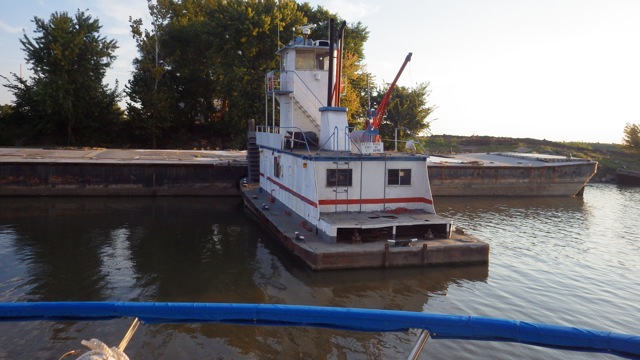 7.18am - tow boat at the entrance 9-15-15