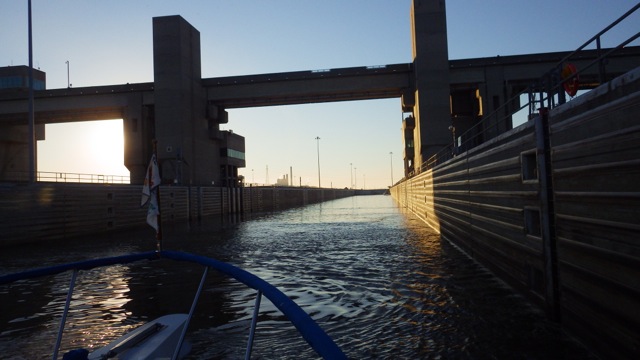 7.23am - entering Mel Price Lock 9-21-15