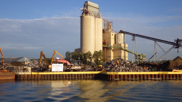 7.27am - metal scrap yard 9-10-15 -