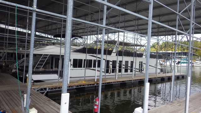 14.13 - 2.13pm - large house boats 9-26-15