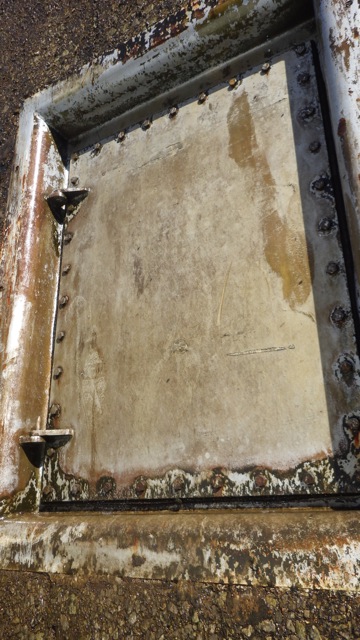 14.50 - 2.50pm large doors inside lock 10-08-15