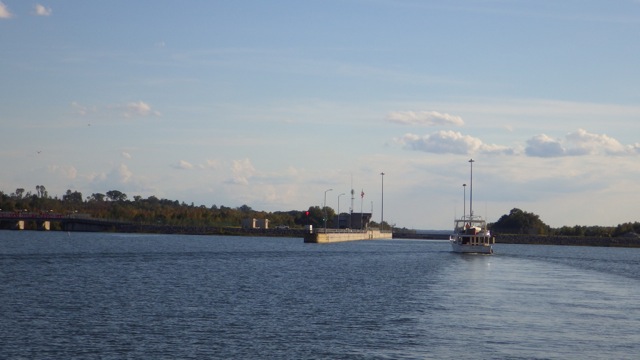 16.41 - 4.41pm entering rankin lock 10-08-15
