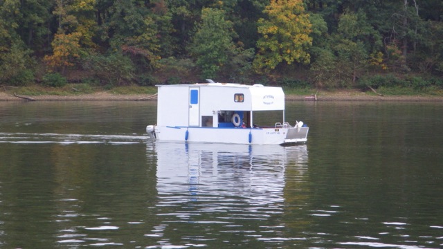 17.14 - 5.14pm - Camper shell boat 9-28-15