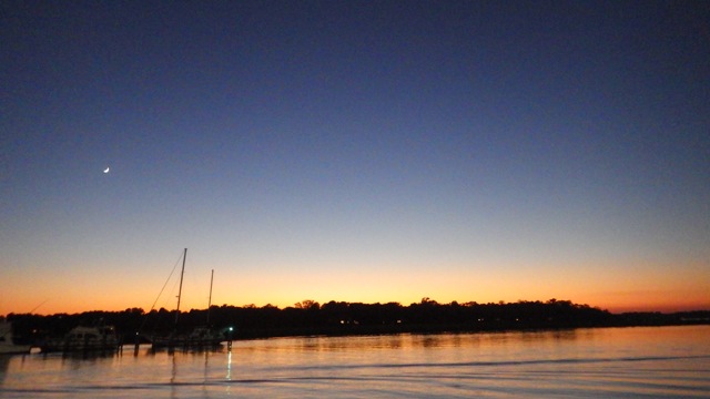 18.50 - 6.50pm - sunset at Dog River Marina