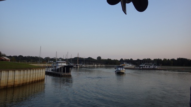 7.23am - leaving Kingfisher:Demopolis Yacht Basin 10-13-15