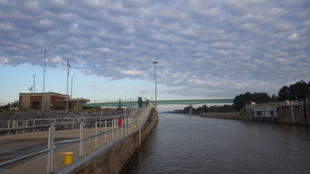 7.36am - looking back out of the Heflin Lock 10-12-15