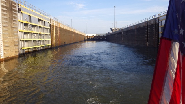 8.01am - leaving the Fulton Lock 10-08-15