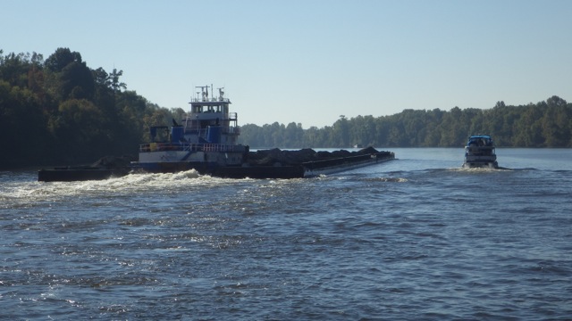 9.42am - going around southbound barge 10-11-15