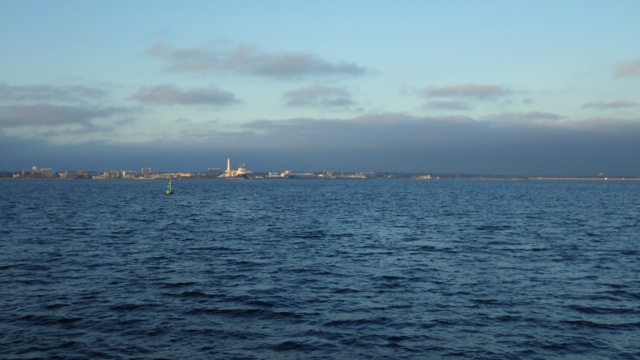 16.27 - 4.27pm - approaching Palafox Pier Marina Pensacola 11-10-15
